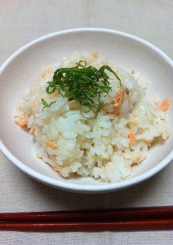 簡単！切り身ごと炊き込む鮭ごはん-レシピのメイン写真