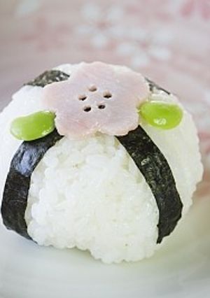桜見に行楽弁当✿お花のおにぎり✿-レシピのメイン写真