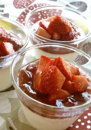 薬膳レシピ「杏仁豆腐いちごソース」-レシピのメイン写真