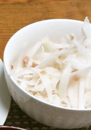 大根と梅だけのサラダ☆カレーや肉揚げ物に-レシピのメイン写真