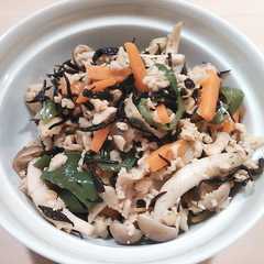 รูปของ 高野豆腐とひじきの和風そぼろ