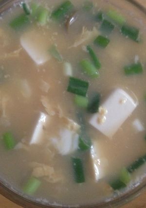 豆腐ととき卵となめことネギの味噌汁-レシピのメイン写真