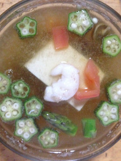 海老とオクラとトマトとなめこのミニ湯豆腐-レシピのメイン写真