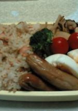 秋鮭とゴマの混ぜごはん（にんにく風味）-レシピのメイン写真
