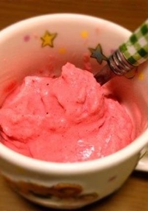 ＊冷凍苺でヨーグルトスムージー＊-レシピのメイン写真