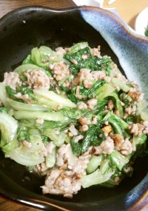 挽き肉とサラダ菜の温サラダ♪-レシピのメイン写真