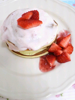 卵不使用☆簡単いちごソースパンケーキ♪-レシピのメイン写真