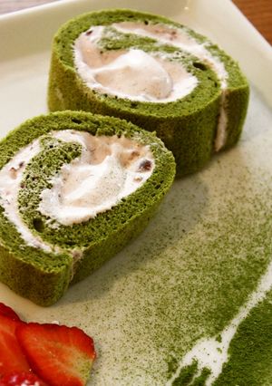 米粉でもちもち！抹茶と小豆のロールケーキ-レシピのメイン写真