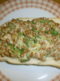 豆苗入り納豆トースト-レシピのメイン写真