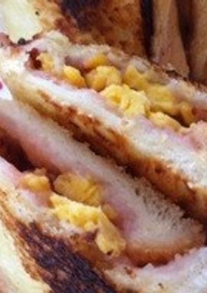 朝食に！ 苺ジャムと卵のホットサンド-レシピのメイン写真