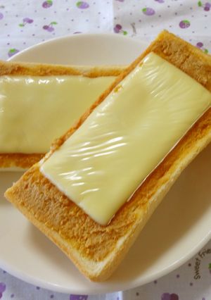 朝食に♪きなこチーズトースト-レシピのメイン写真