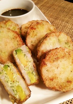 節約☆鶏ササミとアボカド☆蓮根はさみ揚げ-レシピのメイン写真