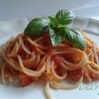 トマトソースとベーコンのパスタ