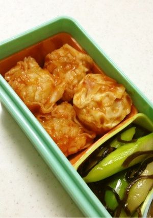 お弁当に♬冷凍焼売withケチャカレー♡-レシピのメイン写真