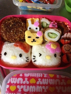 キャラ弁 Wキティーちゃん弁当-レシピのメイン写真