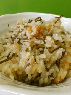 食べ過ぎ注意!簡単炊き込みご飯-レシピのメイン写真