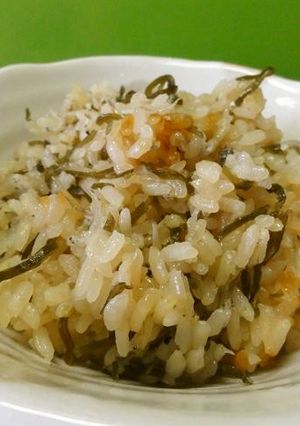 食べ過ぎ注意！簡単炊き込みご飯-レシピのメイン写真