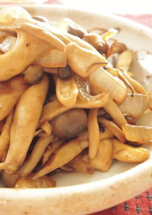 シンプルに！キノコと新玉ねぎの醤油炒め-レシピのメイン写真