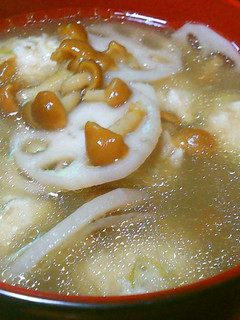 鶏団子と蓮根となめこの中華スープ-レシピのメイン写真