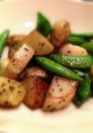 サっと簡単！スナップえんどうのバジル炒め-レシピのメイン写真
