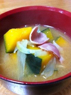 かぼちゃとベーコン味噌汁-レシピのメイン写真