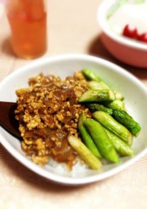 簡単！鶏ひき肉のドライカレー丼♡-レシピのメイン写真