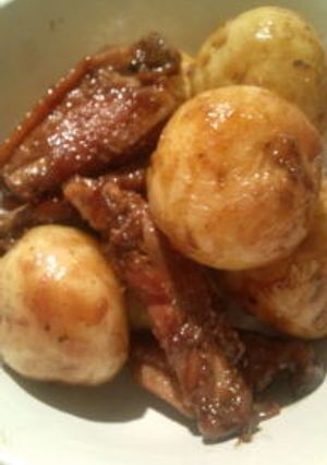 新じゃが（小芋）と鶏のスペアリブのあめ煮-レシピのメイン写真
