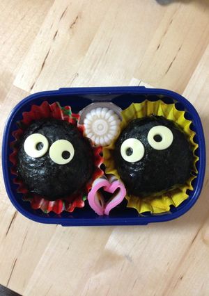 キャラ弁＊おにぎりの日〜まっくろくろすけ-レシピのメイン写真