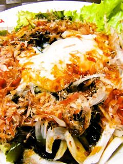 新玉ねぎを味わう~温玉のせサラダ♡-レシピのメイン写真