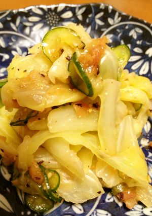春キャベツと新玉ねぎの梅胡麻和え-レシピのメイン写真
