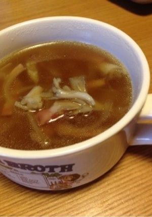 舞茸とベーコンのコンソメスープ-レシピのメイン写真