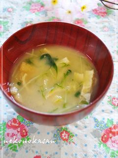 我が家の定番*水菜と揚げの味噌汁♬-レシピのメイン写真