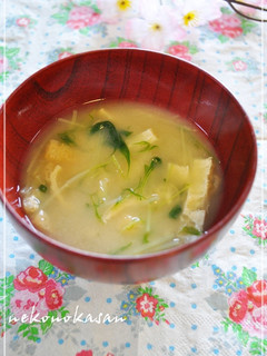 我が家の定番*水菜と揚げの味噌汁♬-レシピのメイン写真