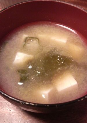 オクラと豆腐ととろろ昆布のトロトロ味噌汁-レシピのメイン写真