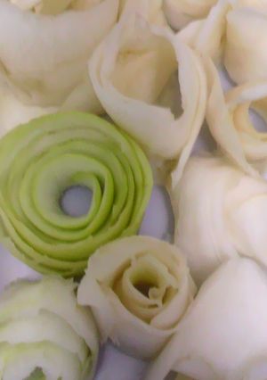 飾り切り☆大根の皮de白薔薇-レシピのメイン写真