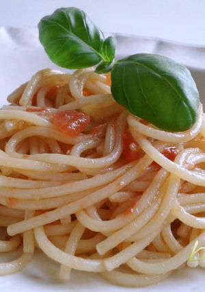 フレッシュトマトで作るソースの夏パスタ-レシピのメイン写真