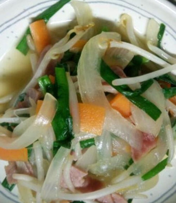 もやしとベーコンで節約野菜炒め by アリス307 【クックパッド