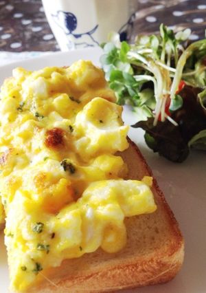 休日の朝ごはん♪卵チーズトースト♪-レシピのメイン写真