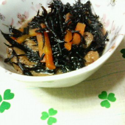 【ひじきの煮物】モイスチャークリーム3☆2本セット しっかり味☆ひじきの煮物 by キョク 【クックパッド】 簡単