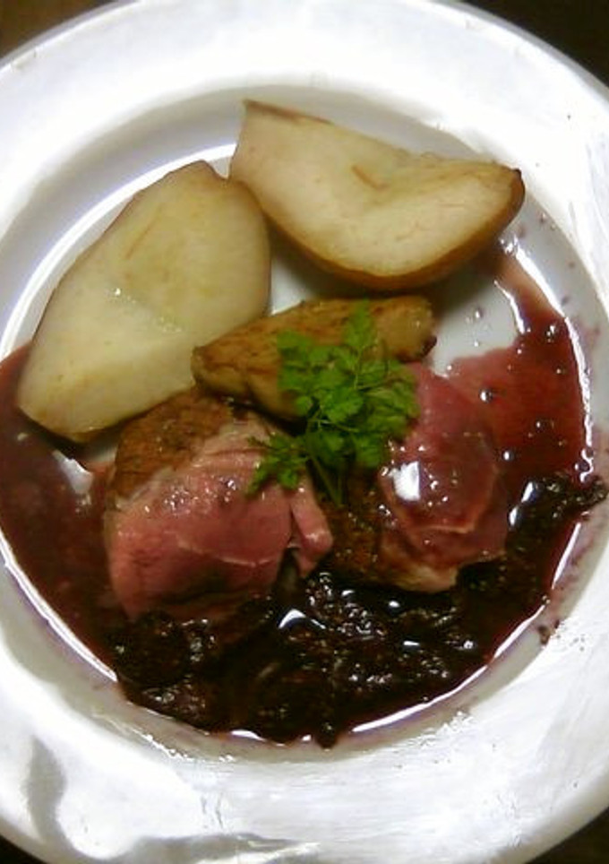 鴨胸肉とフォアグラ　洋梨のロースト添え-レシピのメイン写真
