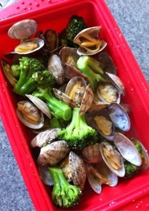 簡単☆アサリとブロッコリーの酒蒸し-レシピのメイン写真
