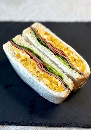 コーン玉子と焼きハムのサンドイッチ-レシピのメイン写真