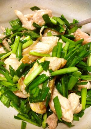 鶏胸肉とニラの塩炒め-レシピのメイン写真