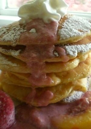 春まっさかり！イチゴとチーズのパンケーキ-レシピのメイン写真
