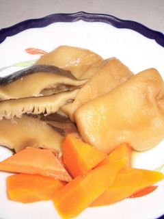 丁子麩と干ししいたけと人参の含め煮-レシピのメイン写真