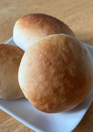 初めてのオーブンで作ったももちゃんパン-レシピのメイン写真