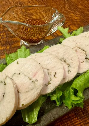 ちょっとオシャレに♪ハーブ風味の鶏ハム-レシピのメイン写真