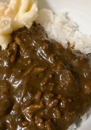 きのことひき肉と黒ごまのカレー-レシピのメイン写真