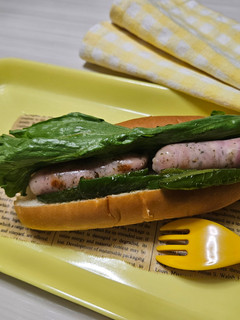 簡単ランチ!ピーマンレタスホットドッグ!-レシピのメイン写真