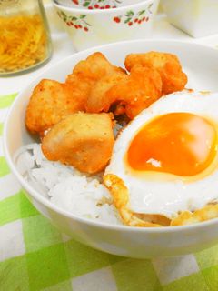 *簡単*唐揚げと目玉焼きの丼*-レシピのメイン写真